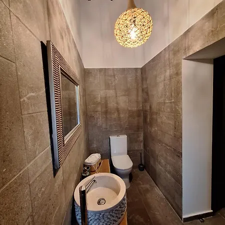 דירה Jennas House